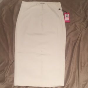 NWT Vince Camuto Pull on Pencil Skirt